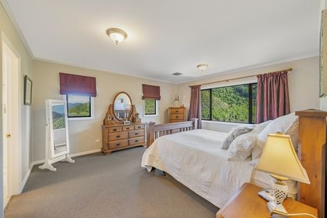 Photo of property in 18 Betty Watt Grove, Riverstone Terraces, Upper Hutt, 5018