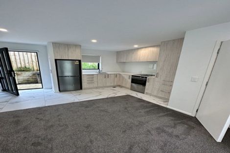 Photo of property in 3/80 Awaroa Road, Sunnyvale, Auckland, 0612