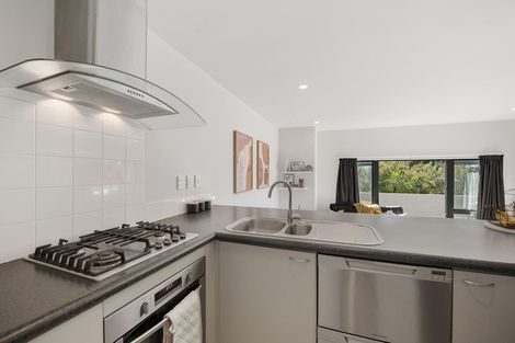 Photo of property in 5/19 Langana Avenue, Browns Bay, Auckland, 0630
