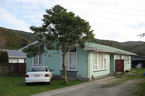 Photo of property in 61 Parenga Street, Wainuiomata, Lower Hutt, 5014