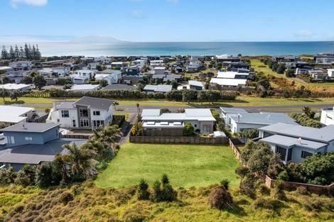 Photo of property in 18 Mangatawhiri Road, Omaha, 0986