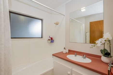 Photo of property in 4 Gates Road, Waikanae Beach, Waikanae, 5036