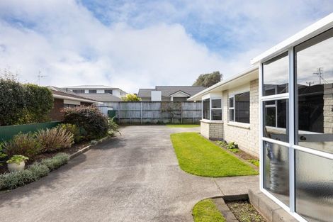 Photo of property in 2/17 Whiteley Street, Moturoa, New Plymouth, 4310