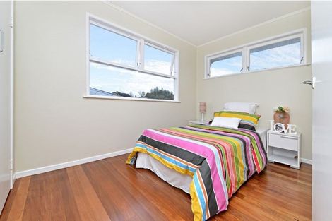 Photo of property in 16 Gainsborough Street, Manurewa, Auckland, 2102