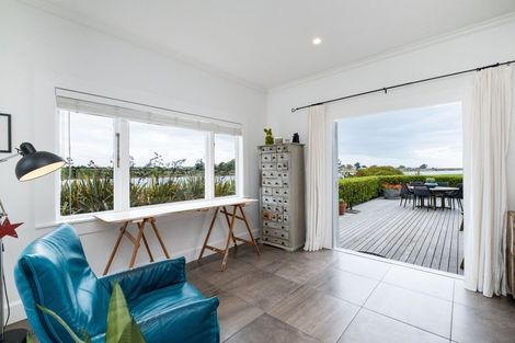 Photo of property in 15 Old Ferry Road, Clive, 4102