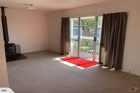 Photo of property in 5 Hinerau Street, Henderson, Auckland, 0612