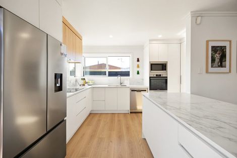 Photo of property in 27 Glen Lynne Avenue, Queenwood, Hamilton, 3210