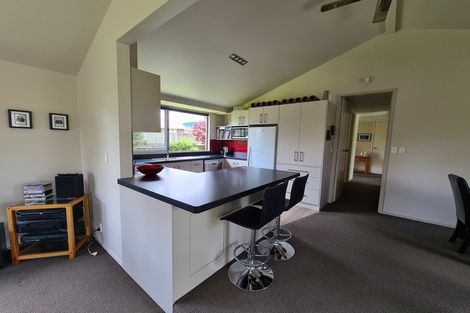 Photo of property in 37 Basley Road, Owhata, Rotorua, 3010