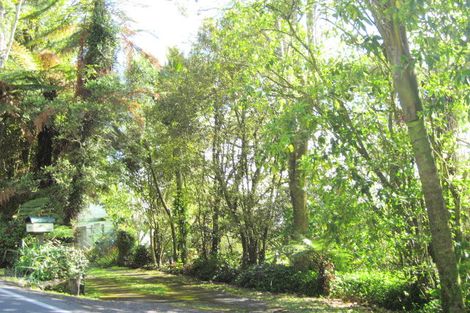 Photo of property in 899 West Coast Road, Waiatarua, Auckland, 0604