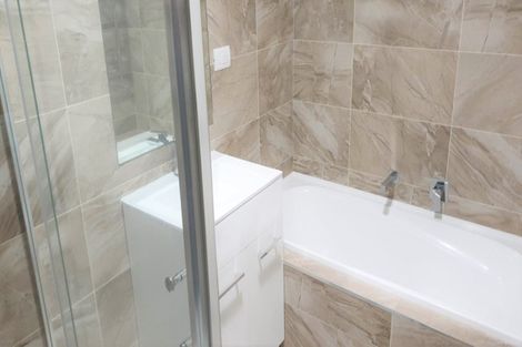 Photo of property in 2/11 Crosher Place, Silverdale, Hamilton, 3216