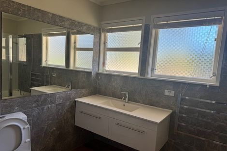 Photo of property in 1/4 Gull Lane, Mairangi Bay, Auckland, 0630