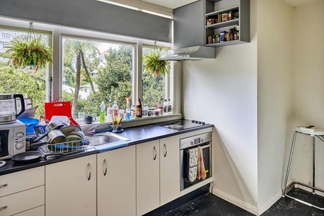 Photo of property in 151 Kelburn Parade, Kelburn, Wellington, 6012