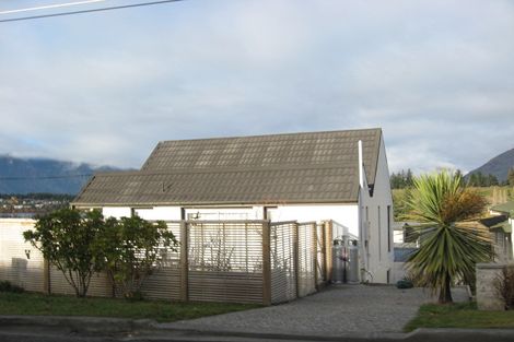 Photo of property in 8 The Terrace, Queenstown, 9300