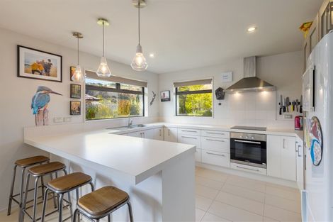 Photo of property in 4 Cordelia Lane, Heathcote Valley, Christchurch, 8022