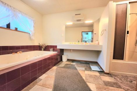 Photo of property in 16 Coronation Street, Moeraki, Palmerston, 9482