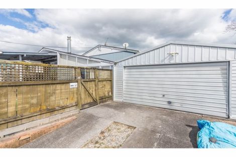 Photo of property in 7 Clayburn Road, Glen Eden, Auckland, 0602