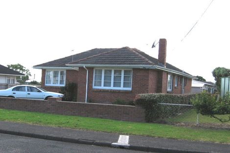 Photo of property in 20 Ward Crescent, Te Atatu Peninsula, Auckland, 0610