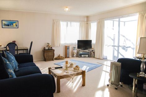 Photo of property in 1/32 Gibbons Road, Weymouth, Auckland, 2103