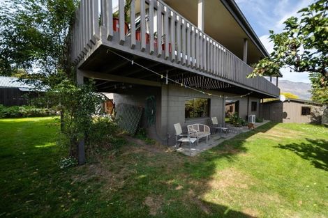 Photo of property in 18 Poplar Drive, Kelvin Heights, Queenstown, 9300