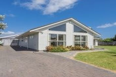 Photo of property in 5 Adrian Grove, Waikanae Beach, Waikanae, 5036