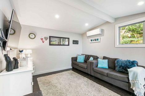 Photo of property in 28 Okoka Road, Omiha, Waiheke Island, 1081