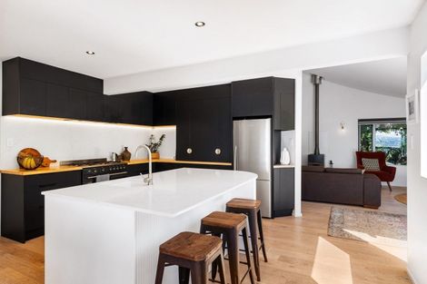 Photo of property in 35 Burns Road, Hospital Hill, Napier, 4110