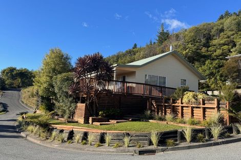 Photo of property in 4 Collins Place, Picton, 7220