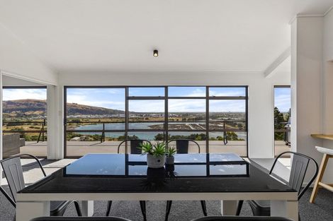 Photo of property in 5 Osmond Lane, Mount Pleasant, Christchurch, 8081