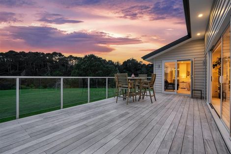 Photo of property in 15 Nola Road, Oratia, Auckland, 0604