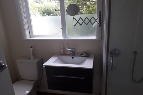 Photo of property in 15a Governor Road, Northland, Wellington, 6012