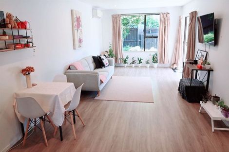 Photo of property in 2/99 Denise Crescent, Hornby, Christchurch, 8042