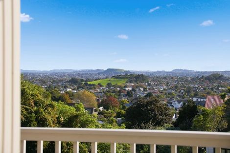 Photo of property in 10 Etherege Place, Howick, Auckland, 2014