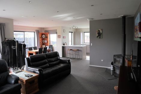 Photo of property in 3 Broadmeadows Drive, Darfield, 7510