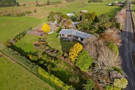 Photo of property in 223 Mataro Road, Onaero, Urenui, 4375