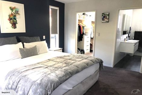 Photo of property in 560 Beach Road, Rothesay Bay, Auckland, 0630