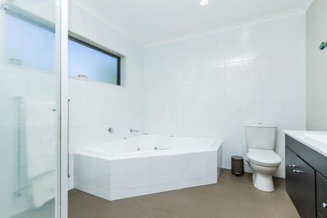 Photo of property in 36a Verran Road, Birkdale, Auckland, 0626