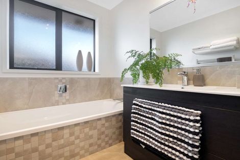 Photo of property in 35 Benner Drive, Ngatea, 3503