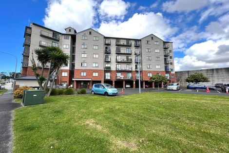 Photo of property in 1i/17 Crown Lynn Place, New Lynn, Auckland, 0600