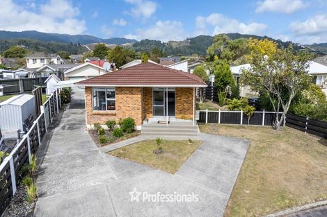 Photo of property in 15a Bonnie Glen Crescent, Ebdentown, Upper Hutt, 5018