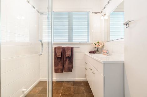 Photo of property in 46 Woodford Avenue, Henderson, Auckland, 0610