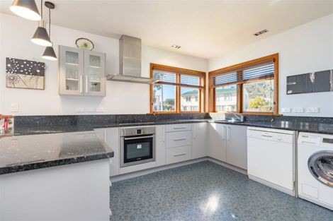 Photo of property in 2 Whakataki Grove, Waiwhetu, Lower Hutt, 5010