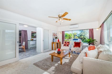 Photo of property in 1/104 Carlisle Road, Browns Bay, Auckland, 0632