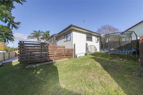 Photo of property in 6 Katrina Place, Massey, Auckland, 0614