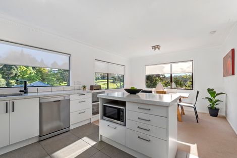 Photo of property in 54 The Avenue, Albany, Auckland, 0632