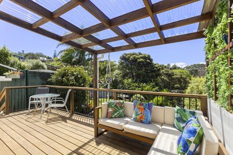 Photo of property in 36 Elliston Crescent, Stanmore Bay, Whangaparaoa, 0932