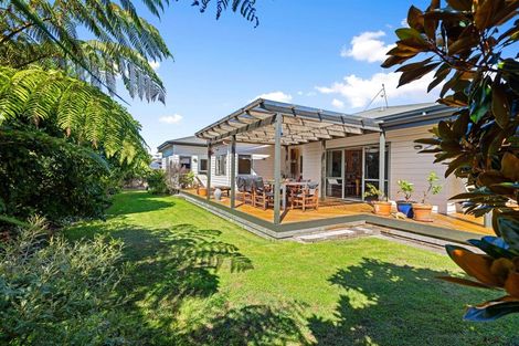 Photo of property in 32 Maesbury Close, Papamoa Beach, Papamoa, 3118