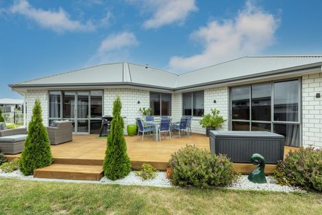 Photo of property in 7 Whakatomo Place, Havelock North, 4130