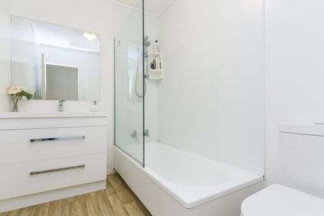 Photo of property in 2/22 Parklands Drive, Karori, Wellington, 6012