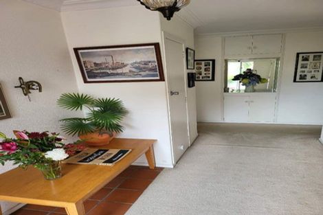 Photo of property in 82 Botany Road, Botany Downs, Auckland, 2010