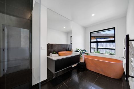 Photo of property in 10c Anderson Way, Highlands Park, New Plymouth, 4312